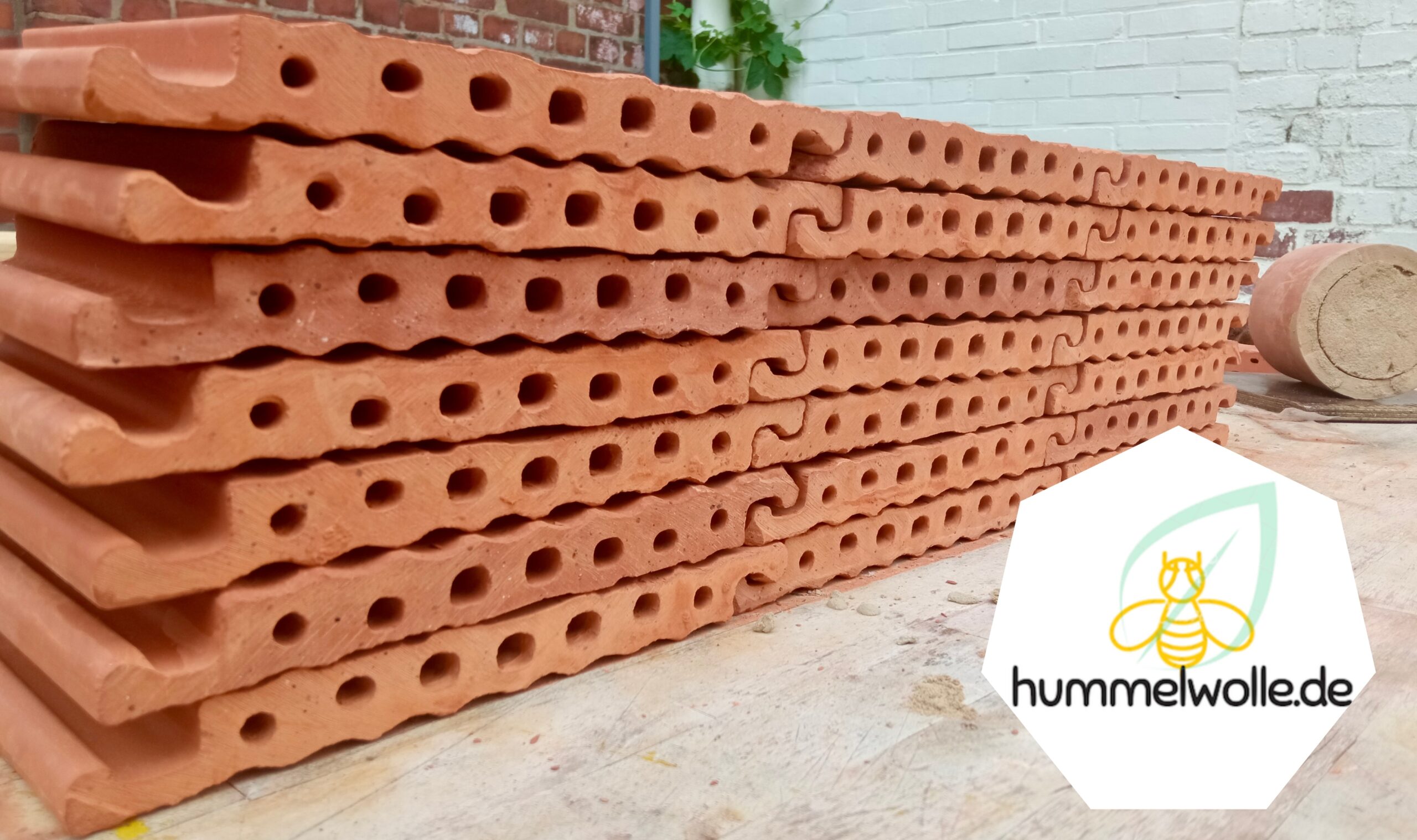 Nisthilfen für Wildbienen (Strangfalzziegel) Bienenziegel Insektenhotel